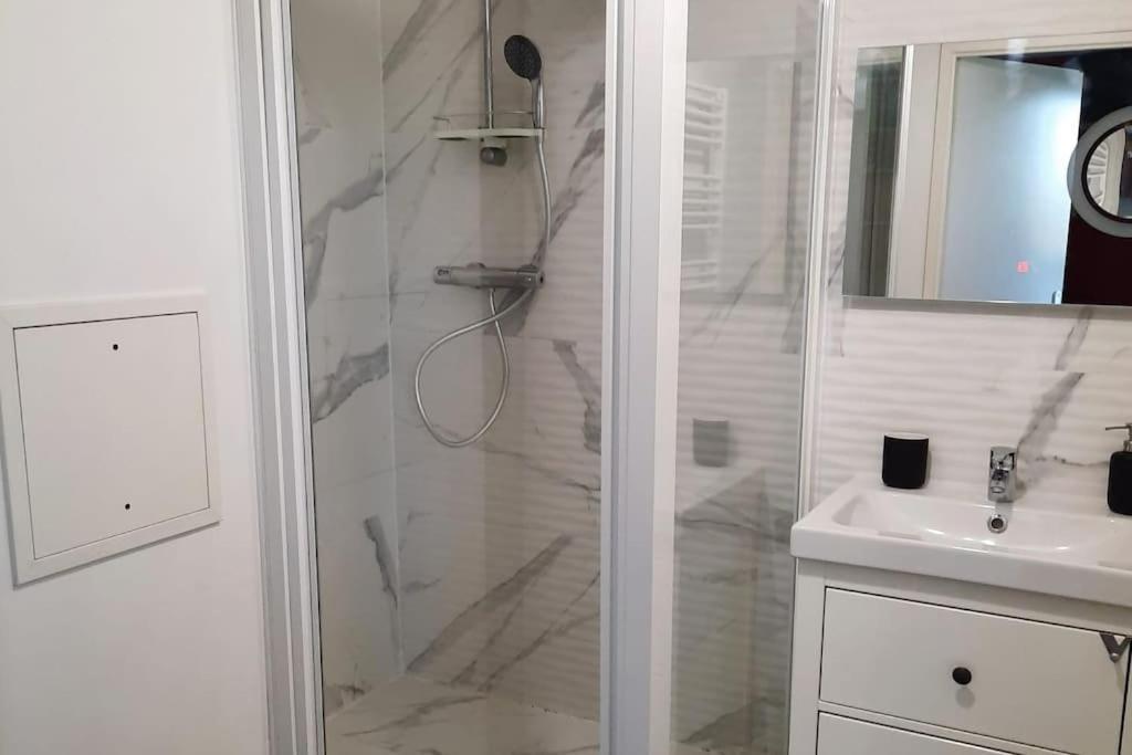 Magnifique Appartement Avec Terrasse Et Parking, 8 Personnes Nanterre Extérieur photo